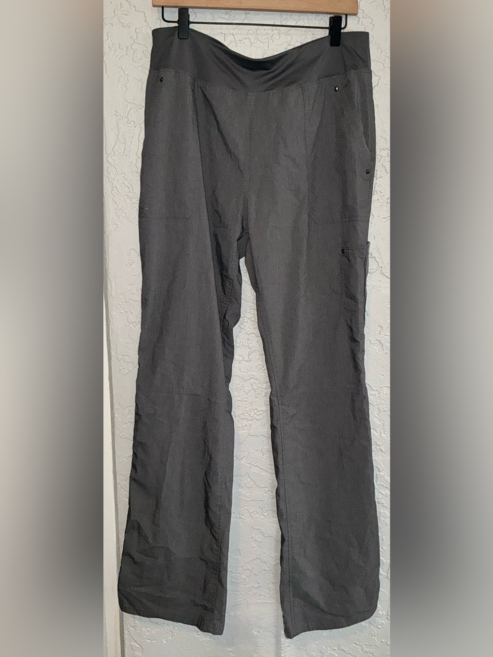 Healing hands Women's Cargo Scrub Pants - Gray